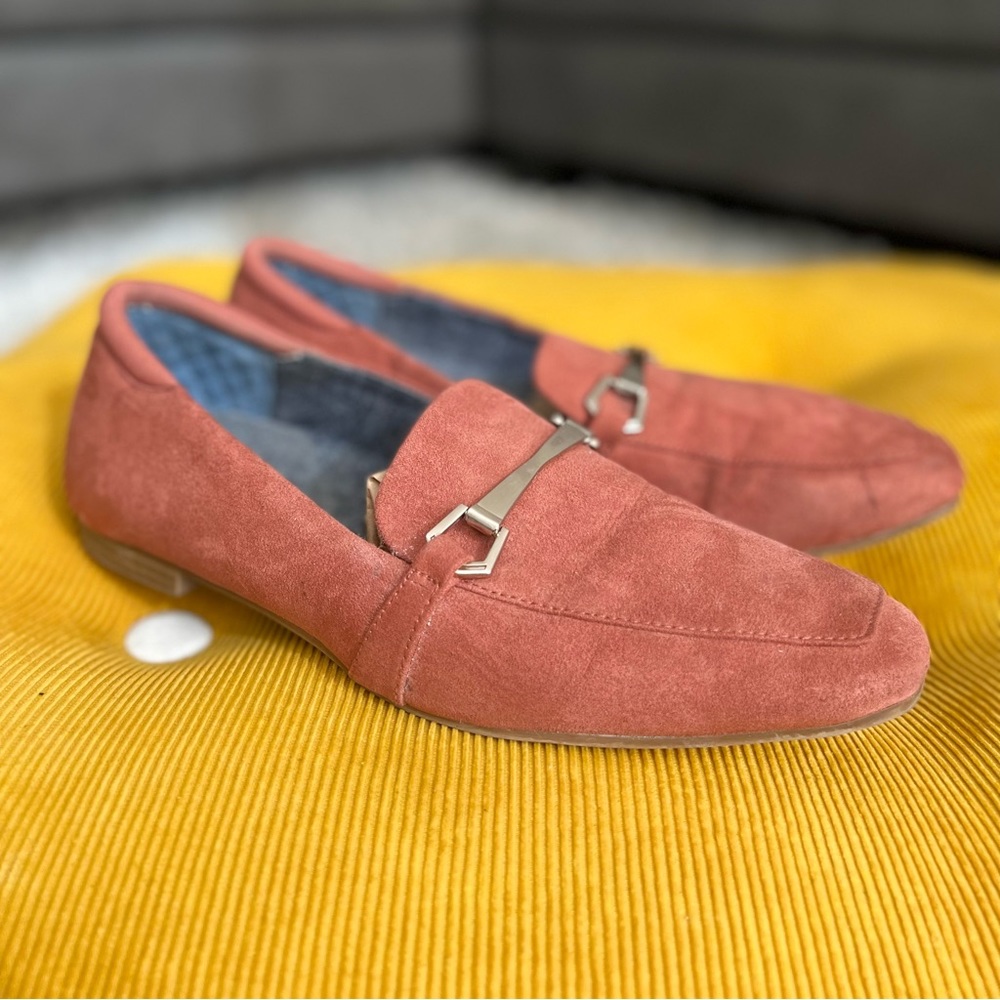 Women’s 10 Dr Scholls Loafer Flats Shoes Pink Coral Suede Brass Buckle